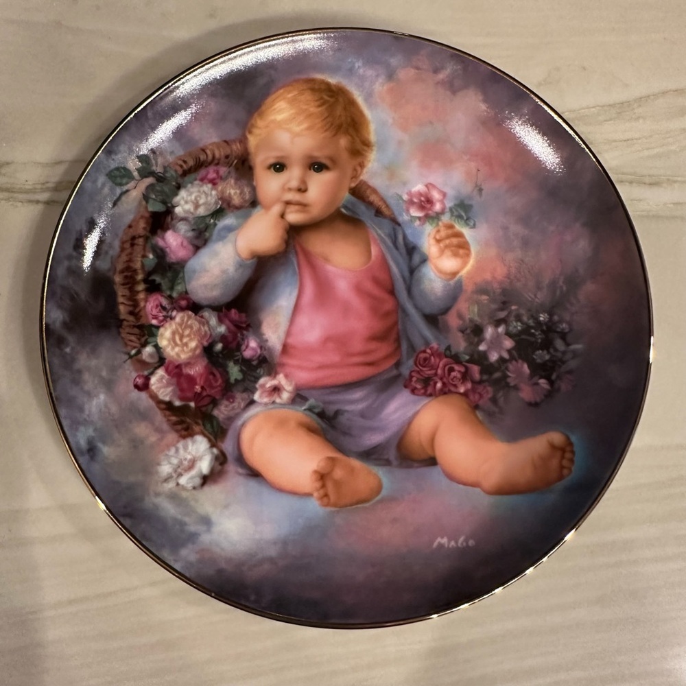 Maurizio Goracci Jessica Decorative Plate with Child and Flowers 677